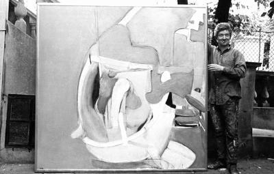 <p>At Pembridge Crescent, with <em>Woman in a Bath 11</em></p>