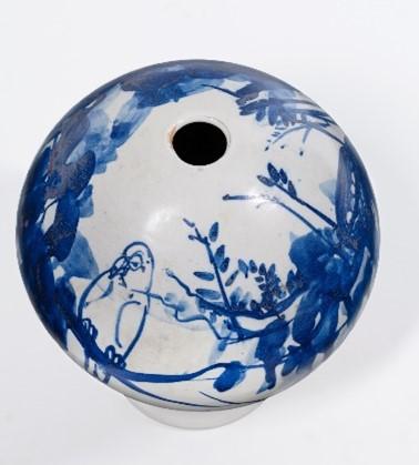 <p>Untitled Vase (Foliage, Nest and Cockatoo)</p>